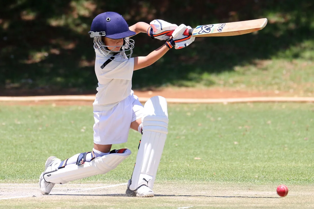 How Medium-Pace Bowlers Can Develop Swing and Accuracy – A Practical Guide for Young Players in Uttar Pradesh